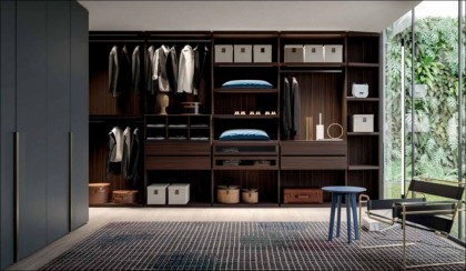 WARDROBE inside