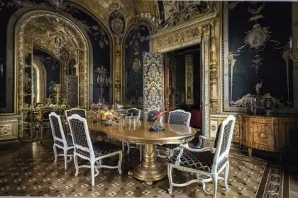 Classic Dinning Room Furniture from Top Italian Brands in Paris 75014