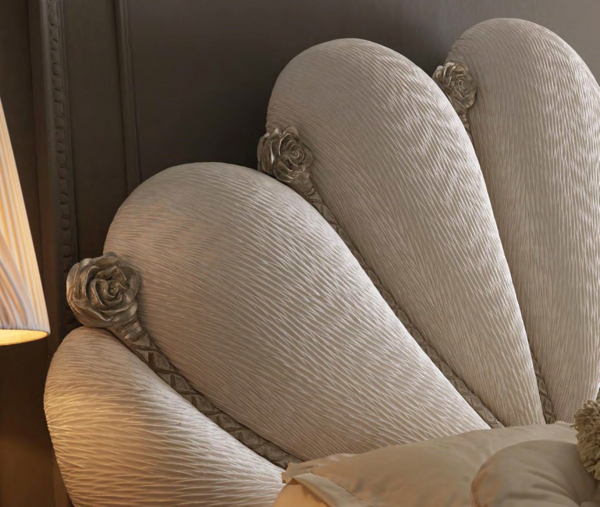 Luxury Italian Upholstered Beds | Classic luxury bedroom furniture Meteora